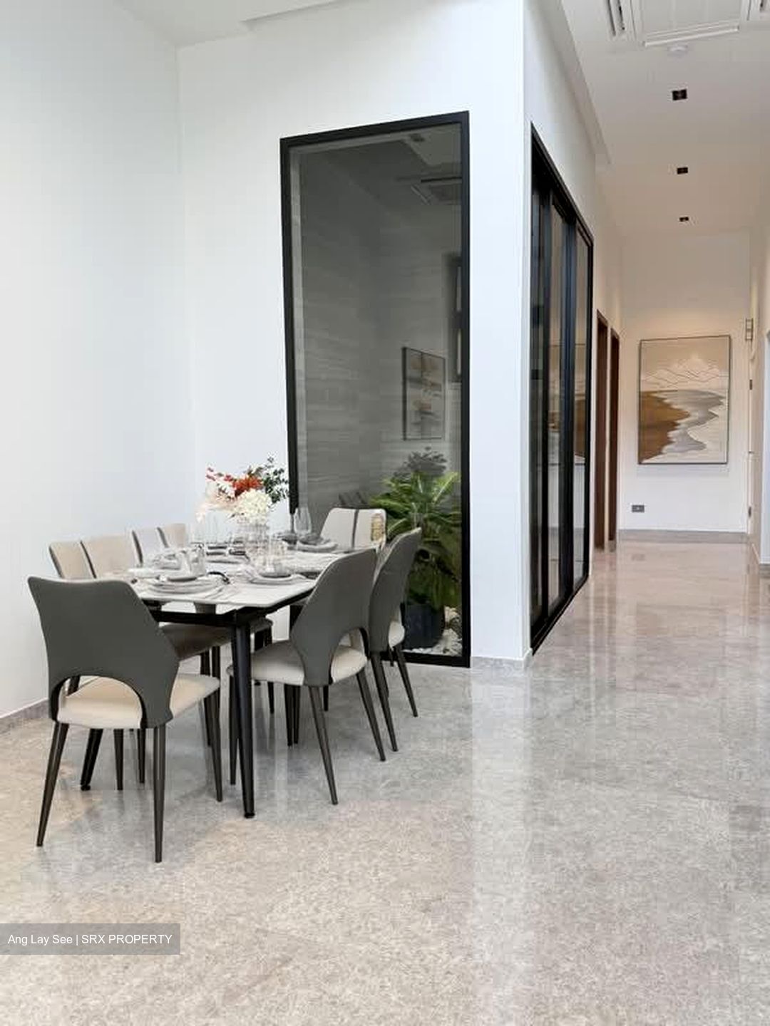 Sembawang Straits Estate (D27), Terrace #587663431